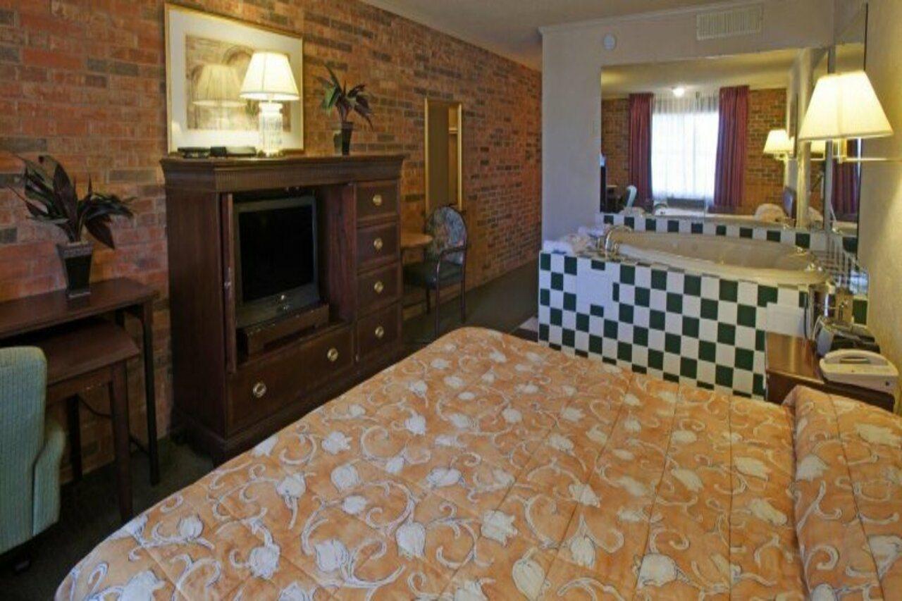 Americas Best Value Inn And Suites North Farmers Branch Εξωτερικό φωτογραφία