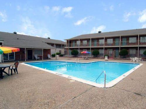 Americas Best Value Inn And Suites North Farmers Branch Εξωτερικό φωτογραφία