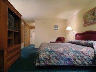 Americas Best Value Inn And Suites North Farmers Branch Εξωτερικό φωτογραφία